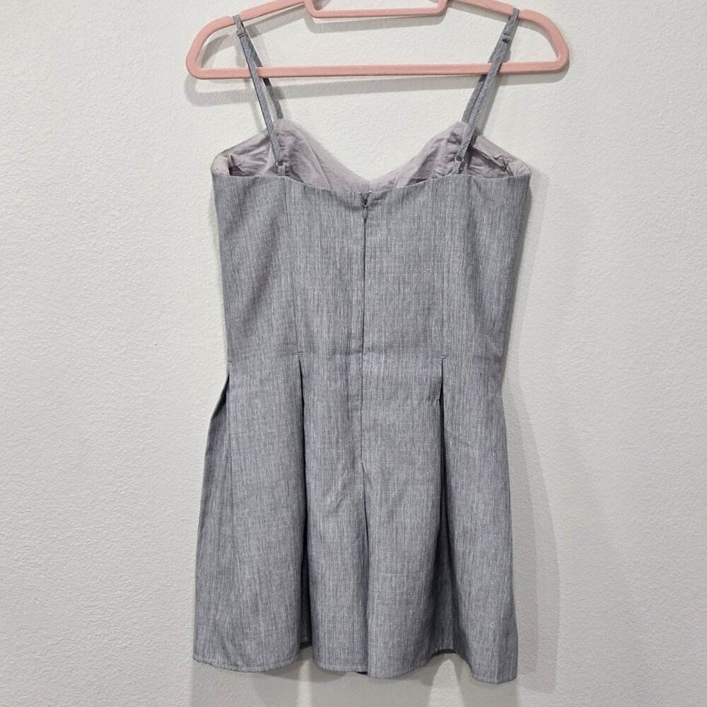 Romeo + Juliet Couture ✦ Gray Striped Sweetheart Romper ✦ Pleated Cotton Blend M - Picture 3 of 11